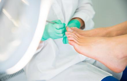 Votre podologue à Sanary-sur-Mer ne fait pas que soigner vos pieds